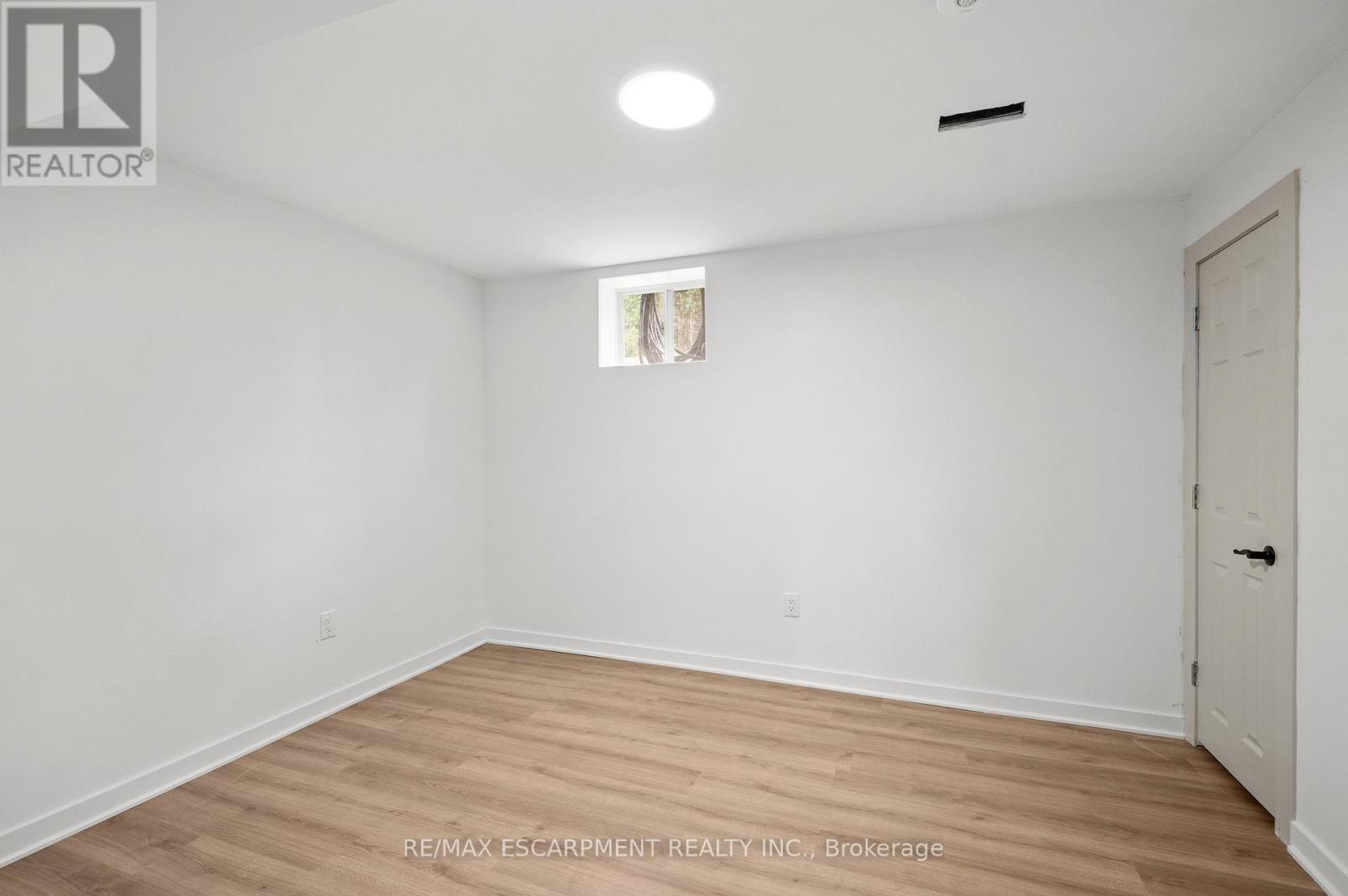 Photo 20 of 31 Inglewood Place, Whitby ON