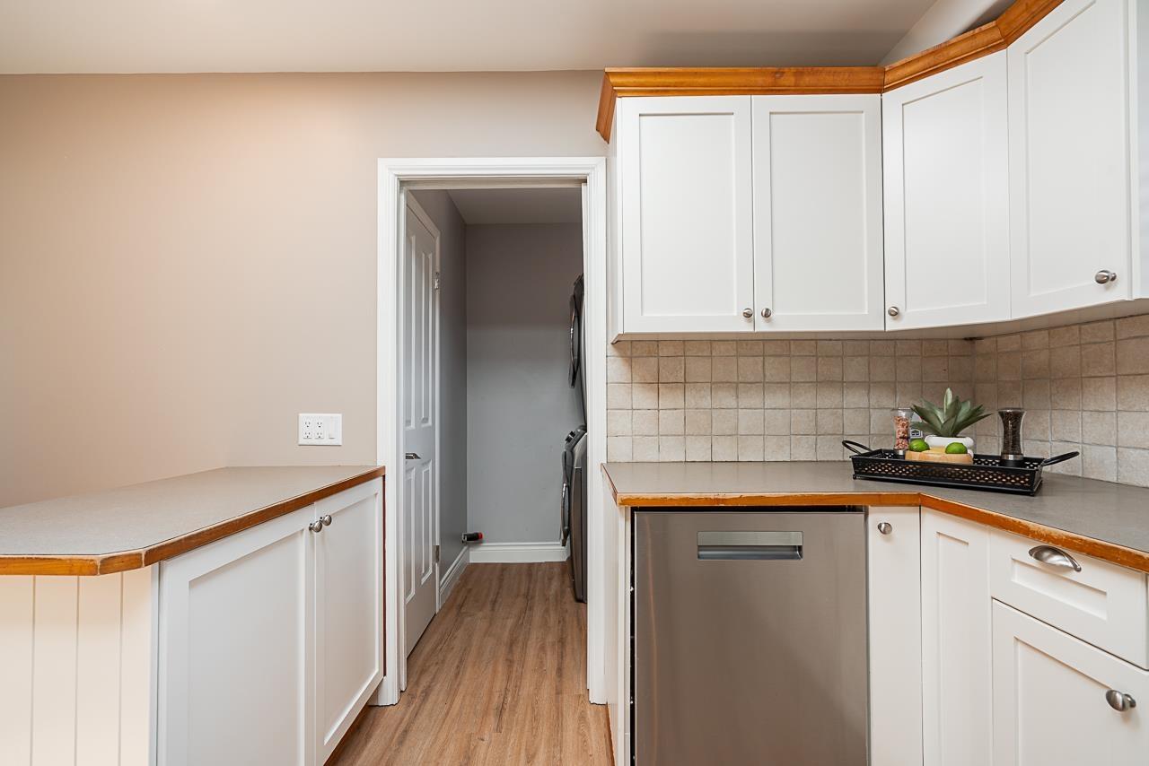 Photo 8 of 32468 Montgomery Avenue, Abbotsford BC