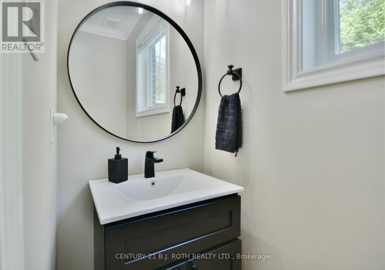 Photo 15 of 12 Lloyd Cook Drive E, Springwater ON