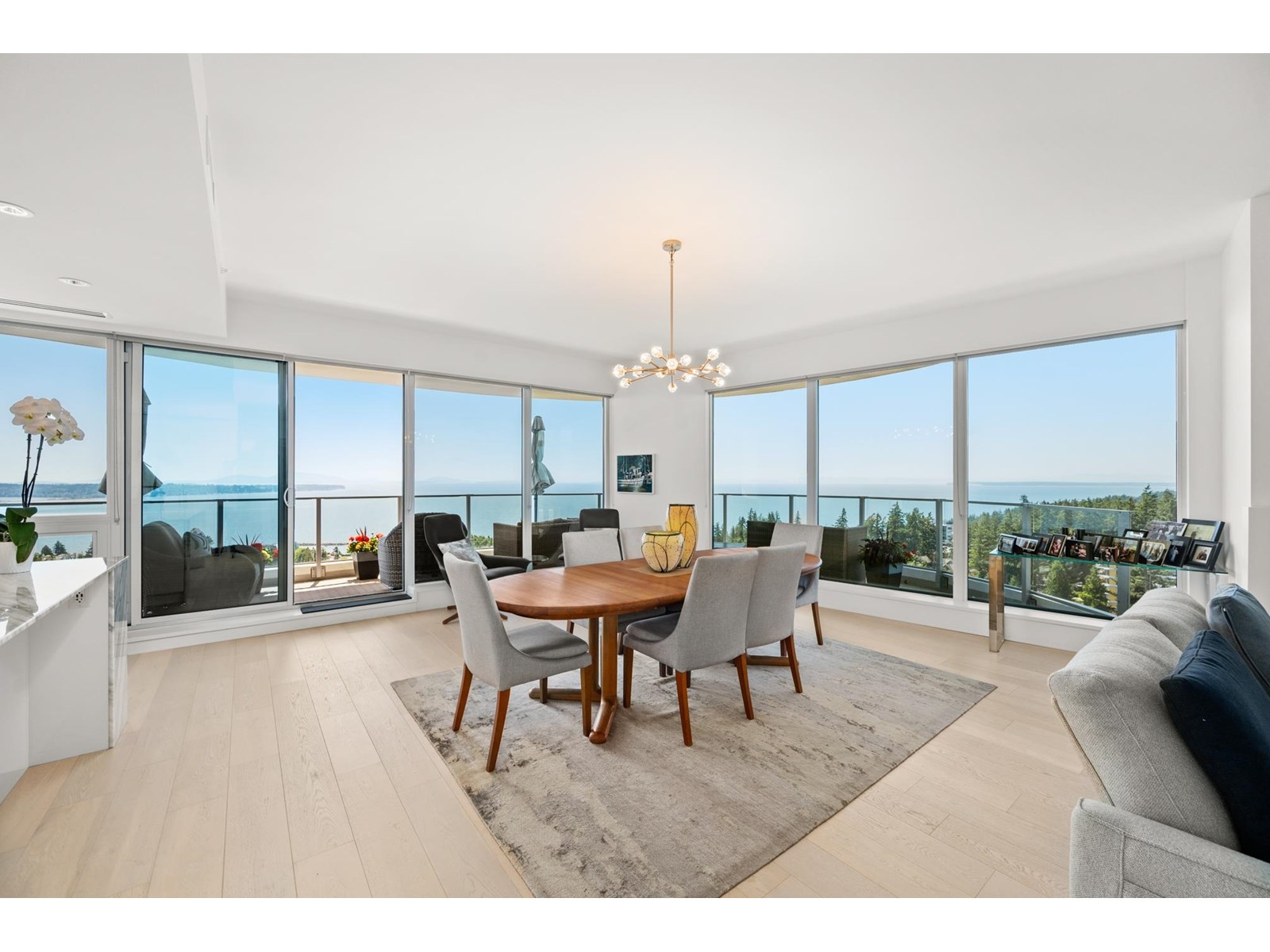 1601 1500 MARTIN STREET, White Rock