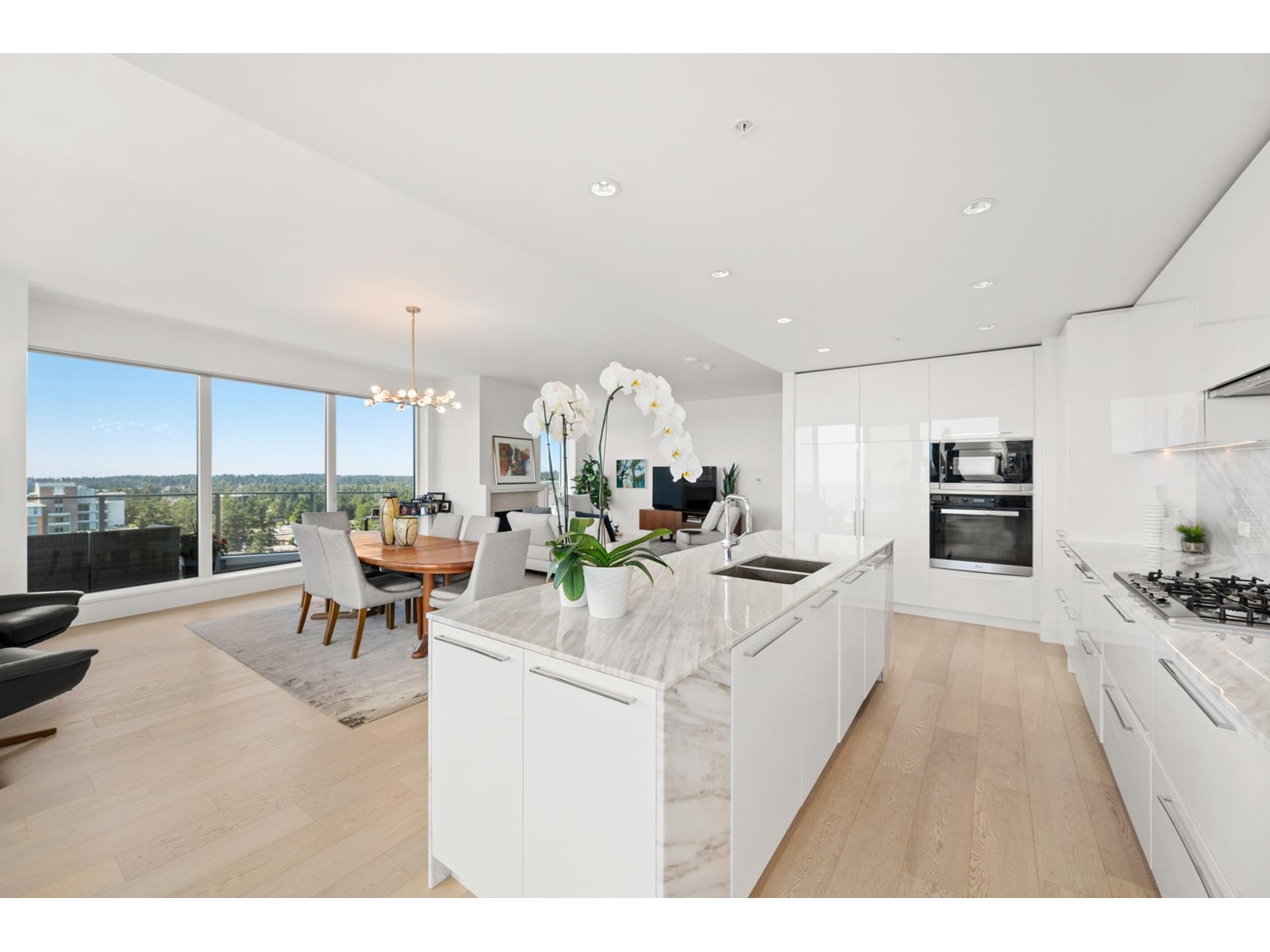1601 1500 MARTIN STREET, White Rock