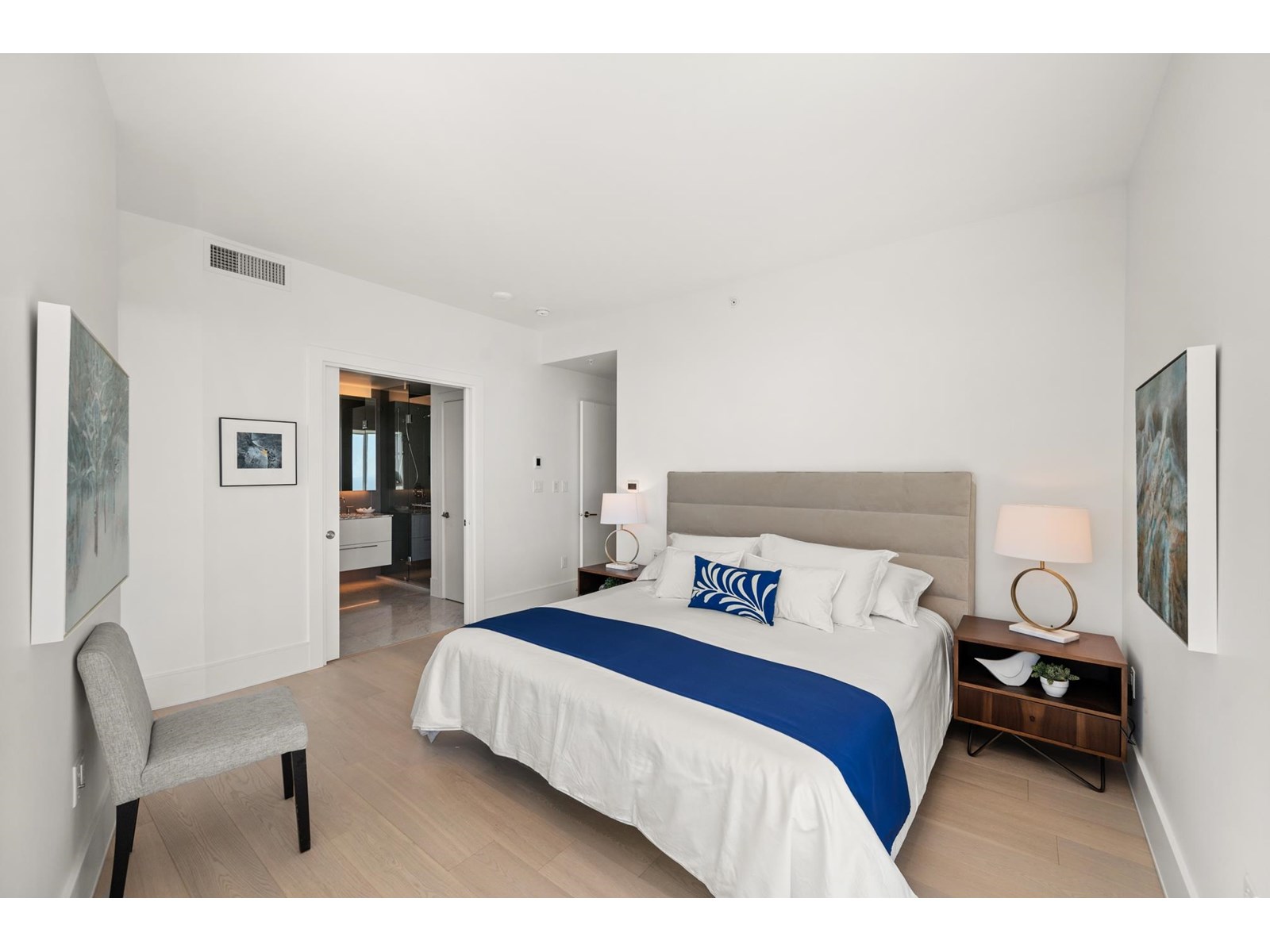 1601 1500 MARTIN STREET, White Rock