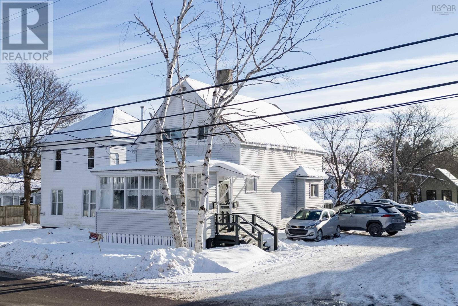 Photo 15 of 63 Havelock Street, Amherst NS