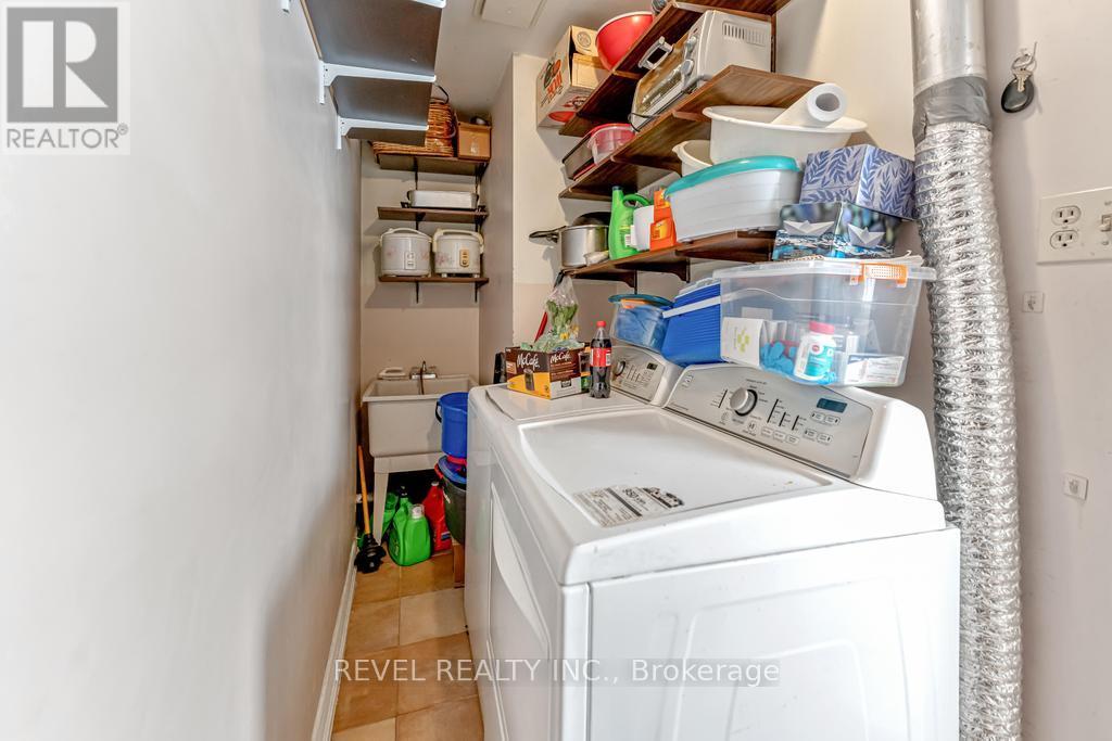 Photo 17 of 187 Guildwood Drive, Hamilton ON