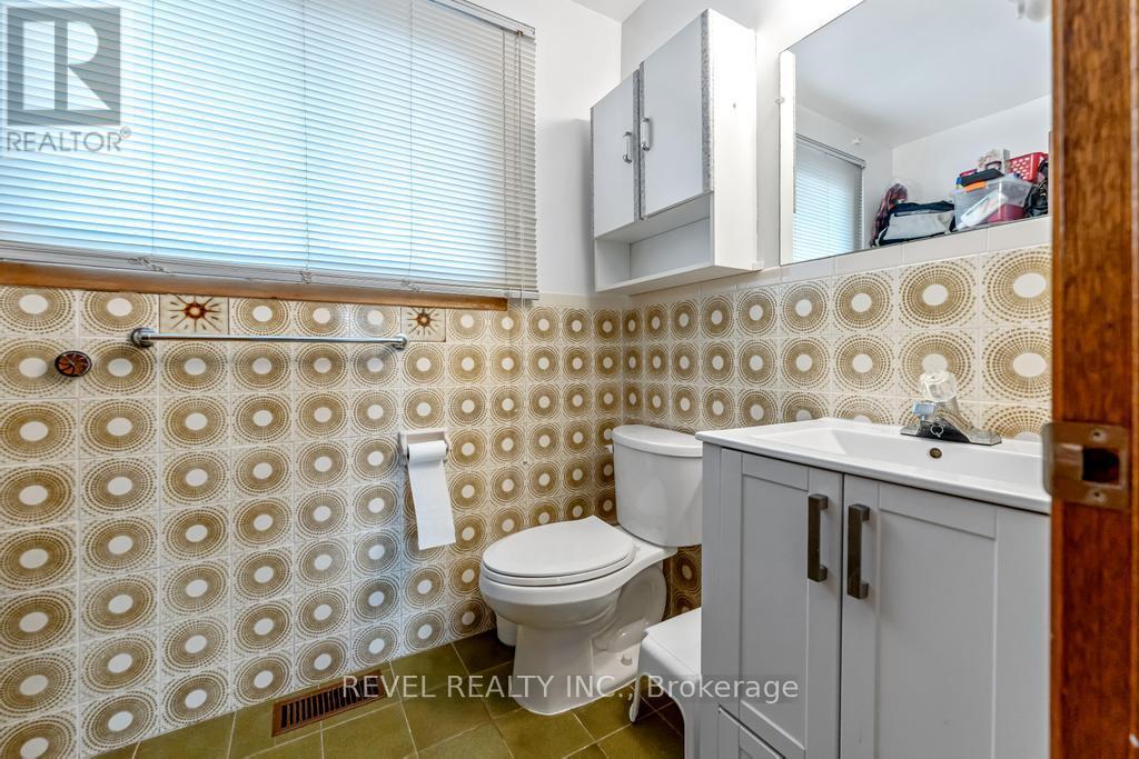 Photo 21 of 187 Guildwood Drive, Hamilton ON