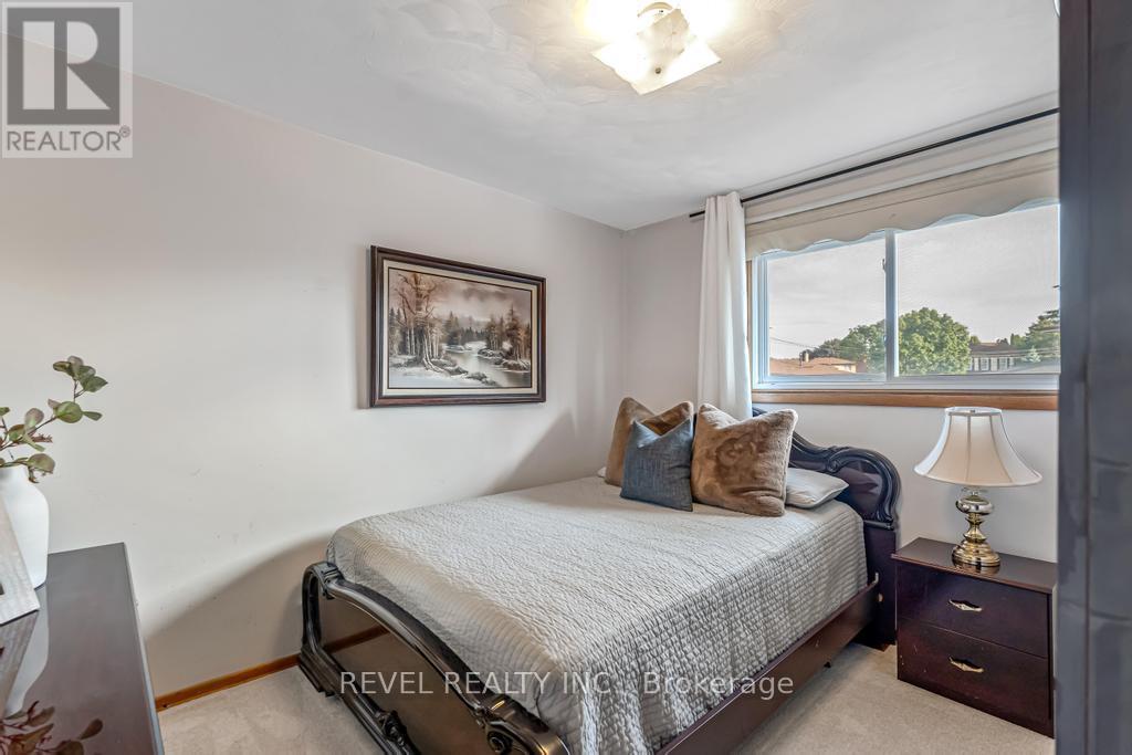 Photo 22 of 187 Guildwood Drive, Hamilton ON