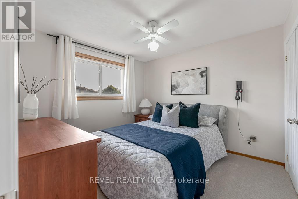 Photo 24 of 187 Guildwood Drive, Hamilton ON