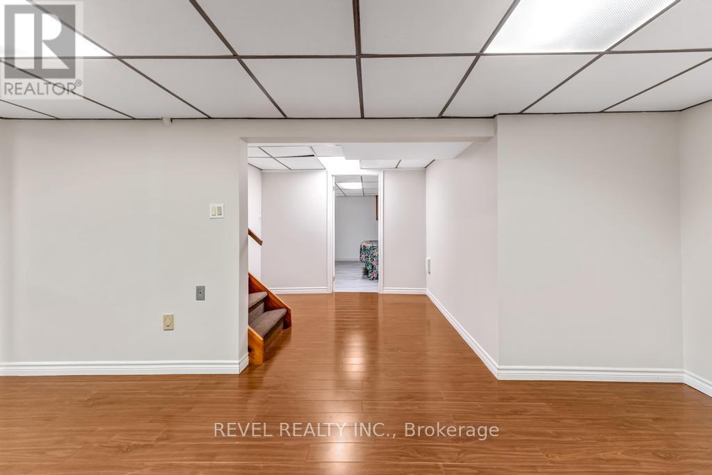 Photo 28 of 187 Guildwood Drive, Hamilton ON