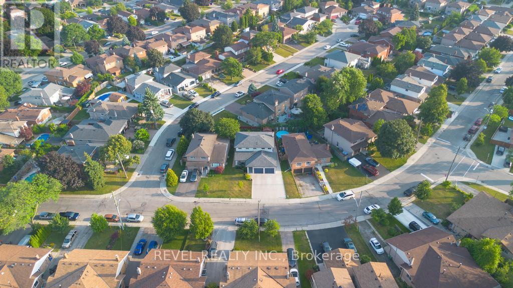 Photo 34 of 187 Guildwood Drive, Hamilton ON
