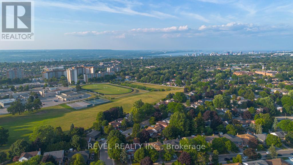 Photo 37 of 187 Guildwood Drive, Hamilton ON