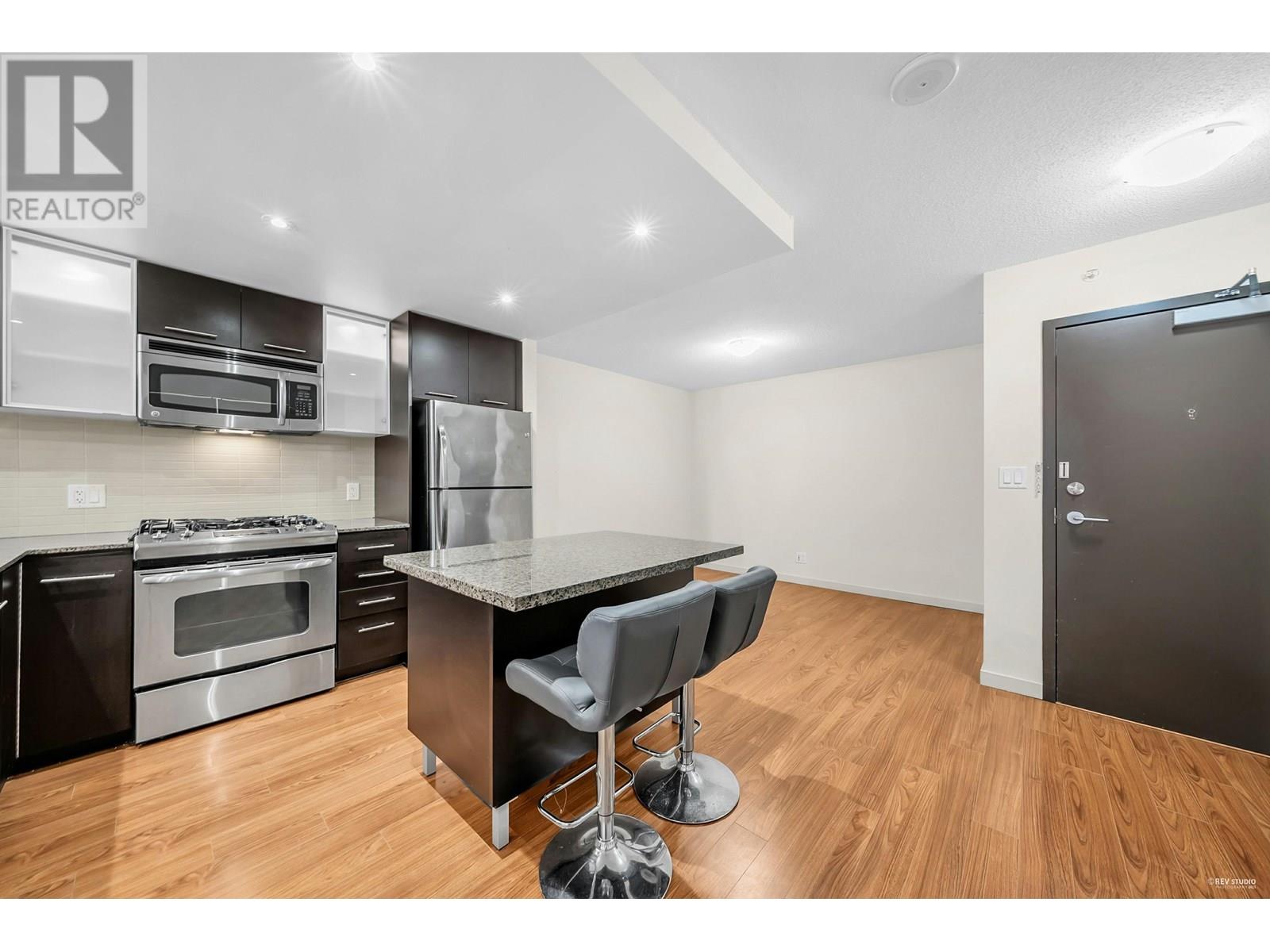 Photo 5 of 609 3111 Corvette Way, Richmond BC
