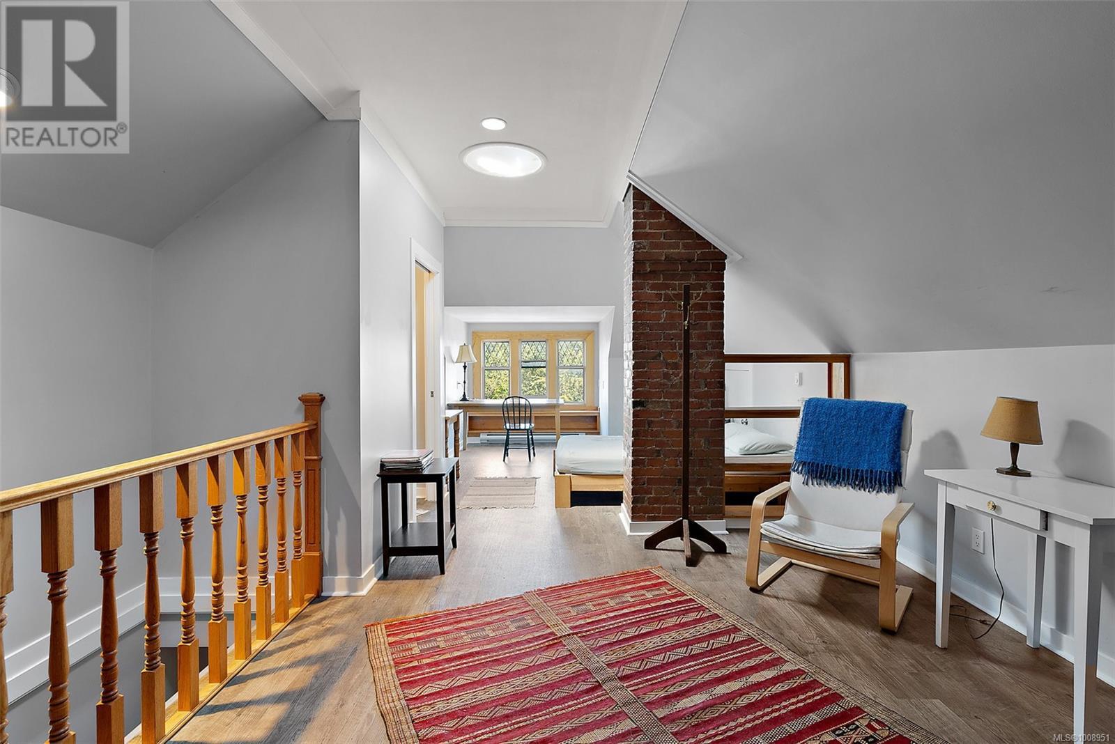 Photo 2 of 145 Medana St, Victoria BC