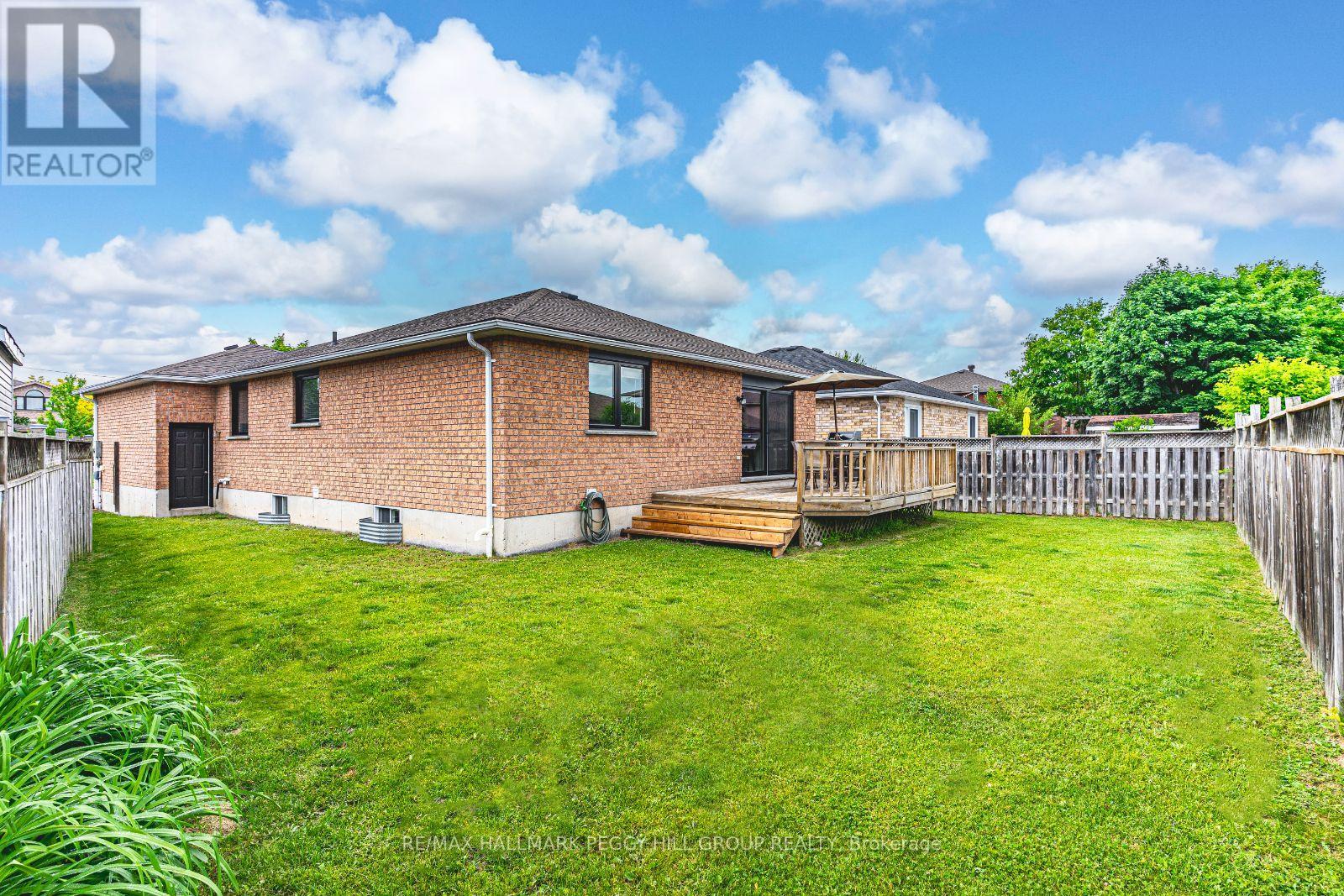 Photo 13 of 236 Pringle Drive, Barrie ON