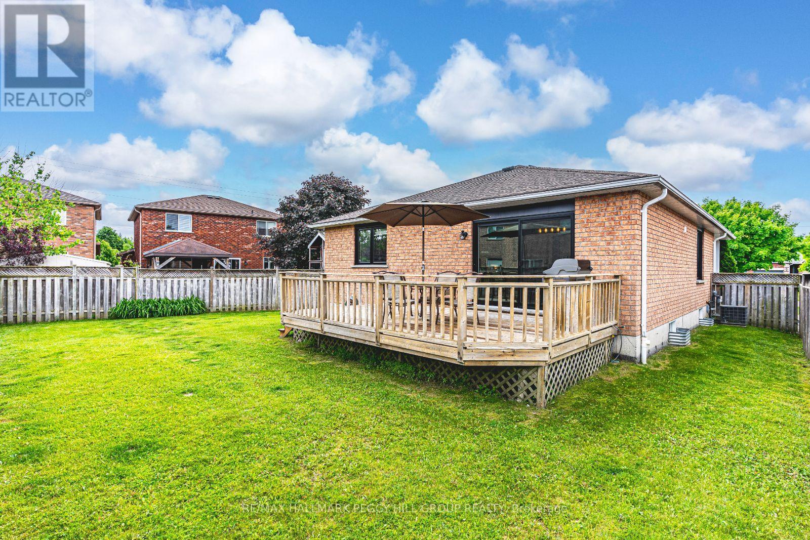 Photo 9 of 236 Pringle Drive, Barrie ON