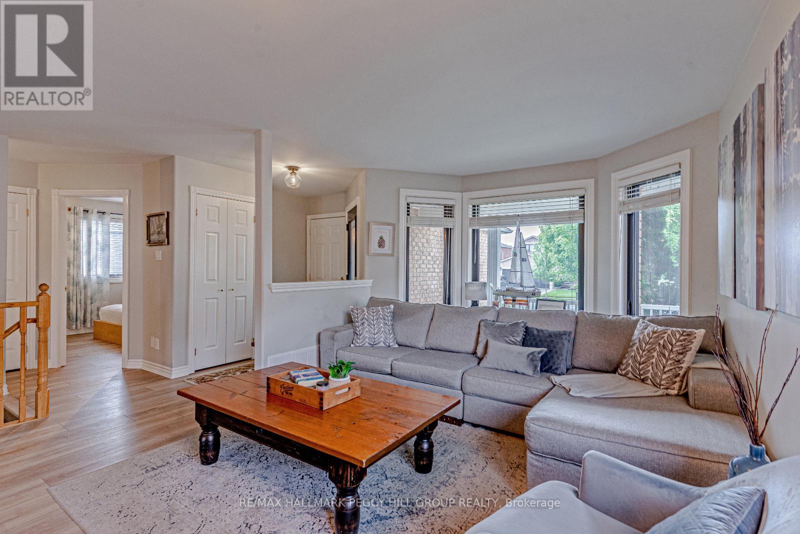 Photo 2 of 236 Pringle Drive, Barrie ON