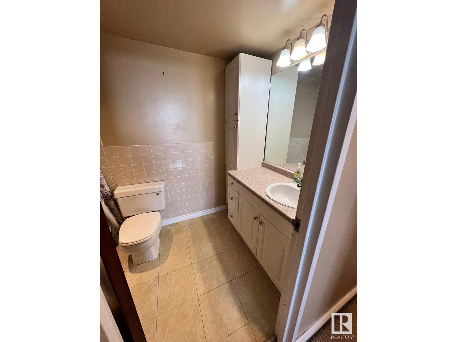 Photo 10 of 904 13910 Stony Plain Rd Rd Nw, Edmonton AB