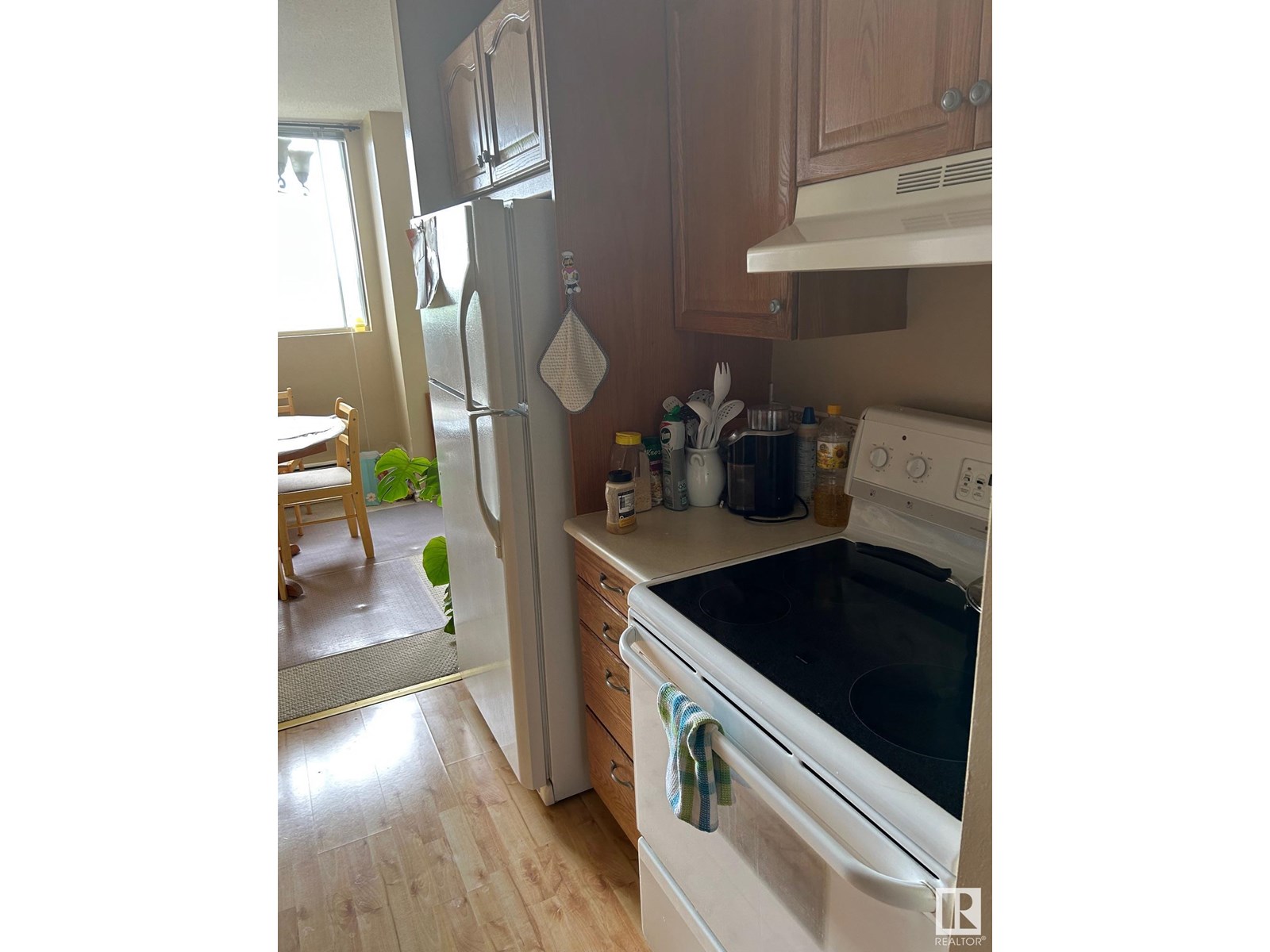 Photo 15 of 904 13910 Stony Plain Rd Rd Nw, Edmonton AB
