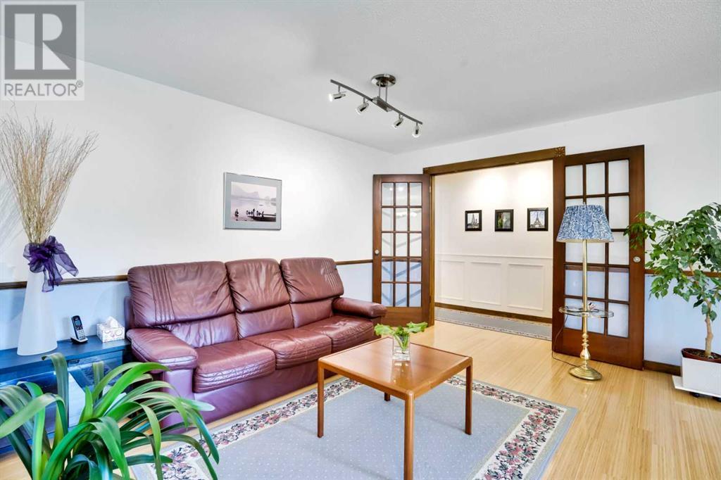 Single Family House Bungalow for Sale in  Lake Christina Way SE Lake Bonavista Calgary 