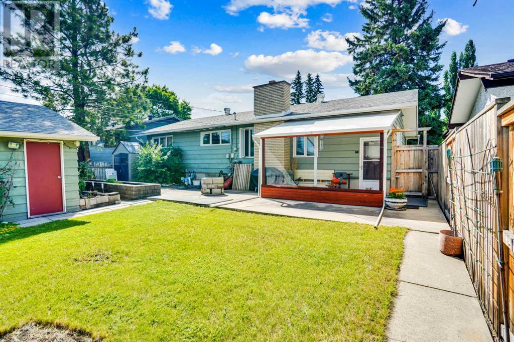 Single Family House Bungalow for Sale in  Lake Christina Way SE Lake Bonavista Calgary 