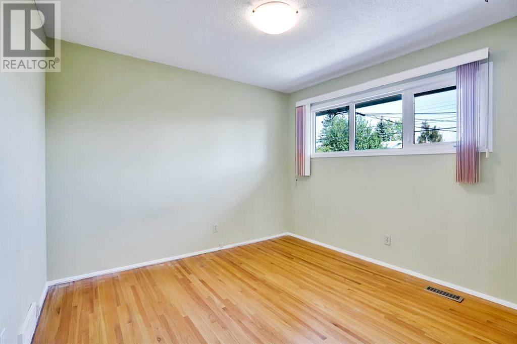 Single Family House Bungalow for Sale in  Lake Christina Way SE Lake Bonavista Calgary 