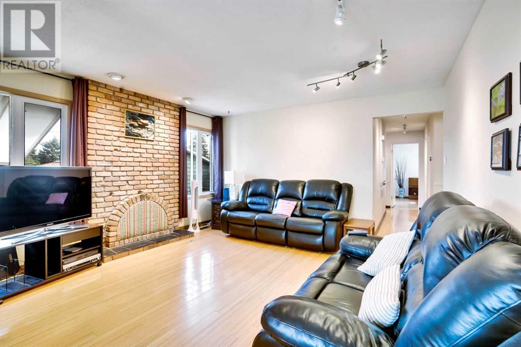 Single Family House Bungalow for Sale in  Lake Christina Way SE Lake Bonavista Calgary 