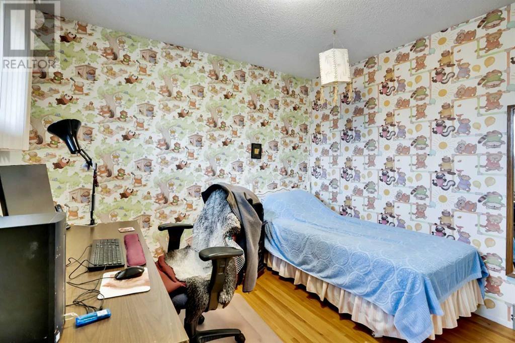 Single Family House Bungalow for Sale in  Lake Christina Way SE Lake Bonavista Calgary 