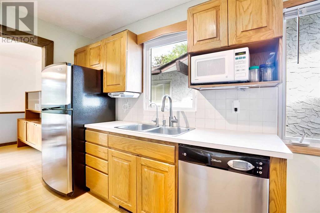 Single Family House Bungalow for Sale in  Lake Christina Way SE Lake Bonavista Calgary 