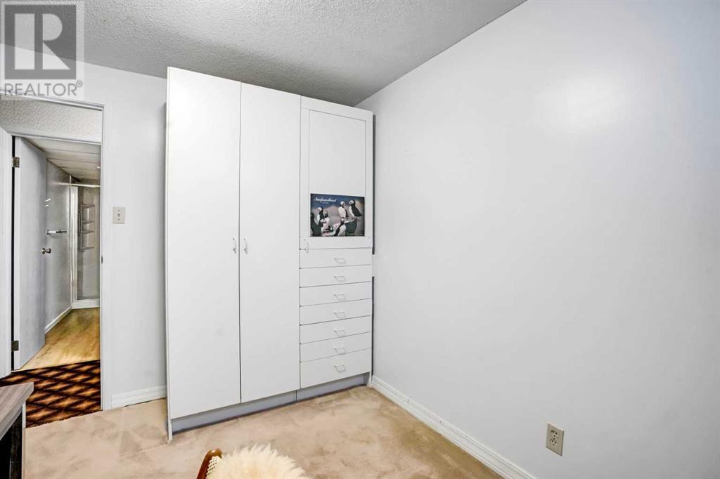 Single Family House Bungalow for Sale in  Lake Christina Way SE Lake Bonavista Calgary 