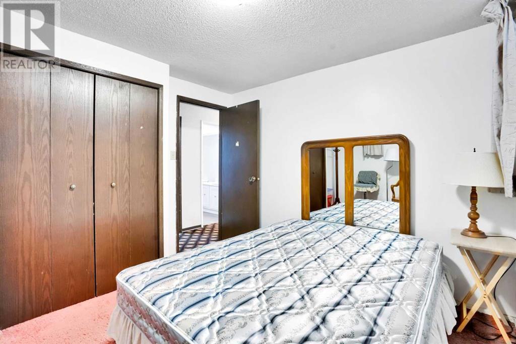 Single Family House Bungalow for Sale in  Lake Christina Way SE Lake Bonavista Calgary 