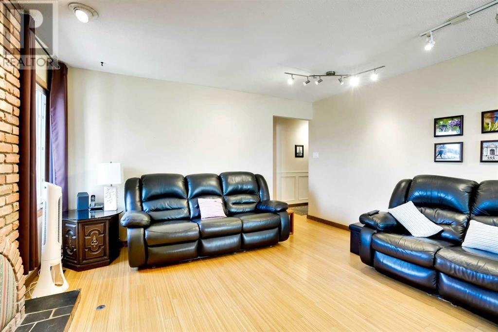 Single Family House Bungalow for Sale in  Lake Christina Way SE Lake Bonavista Calgary 