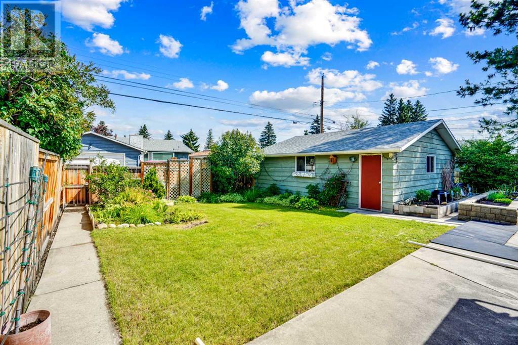 Single Family House Bungalow for Sale in  Lake Christina Way SE Lake Bonavista Calgary 