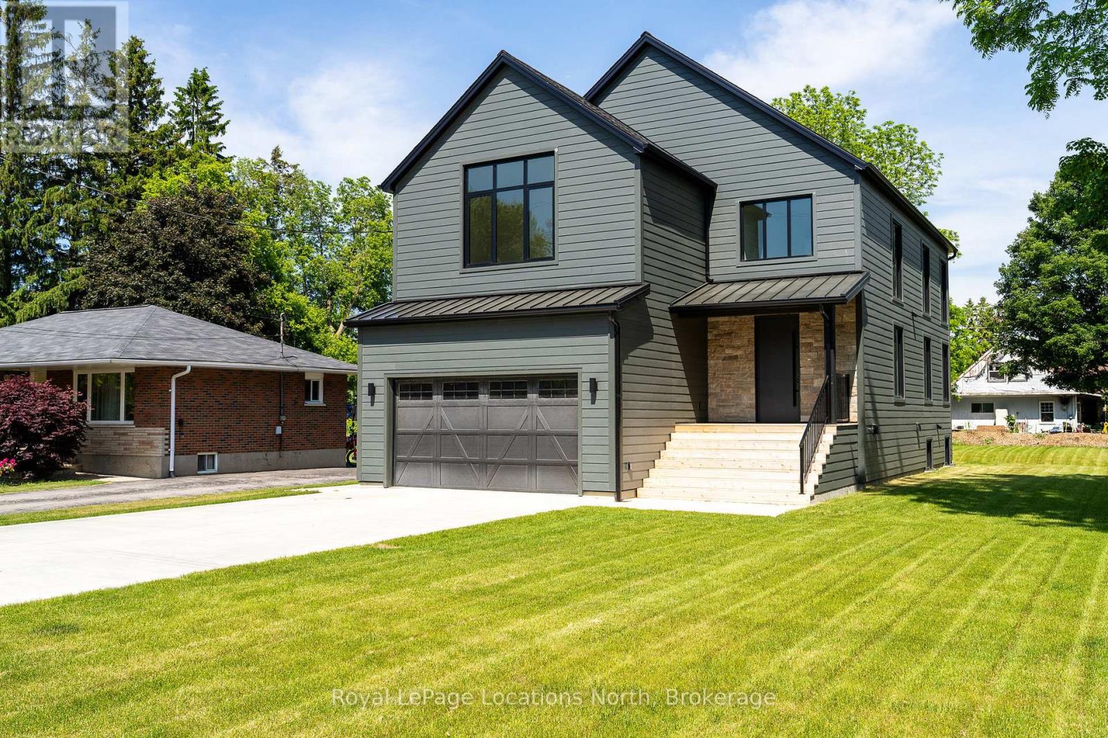 Photo 44 of 18 Melville Street, Clearview ON