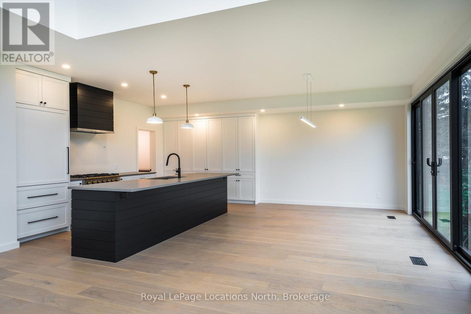 Photo 27 of 18 Melville Street, Clearview ON
