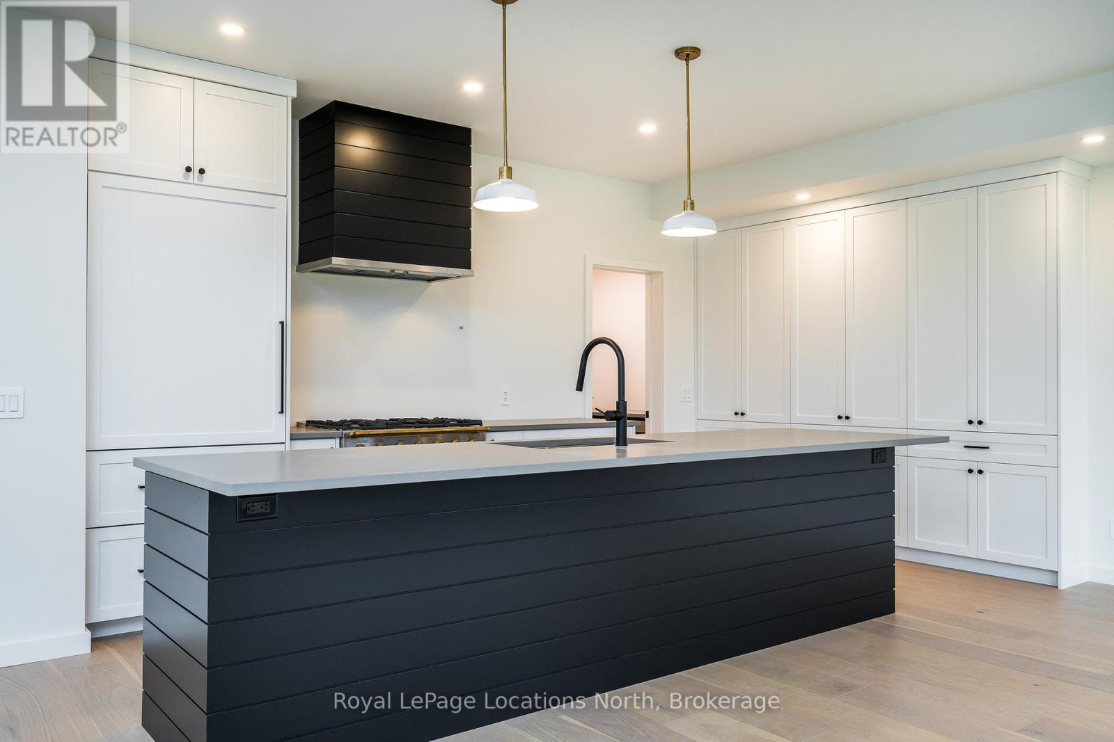 Photo 25 of 18 Melville Street, Clearview ON