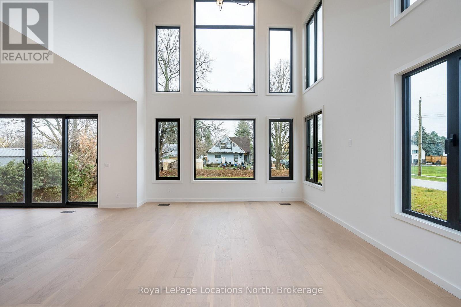 Photo 42 of 18 Melville Street, Clearview ON
