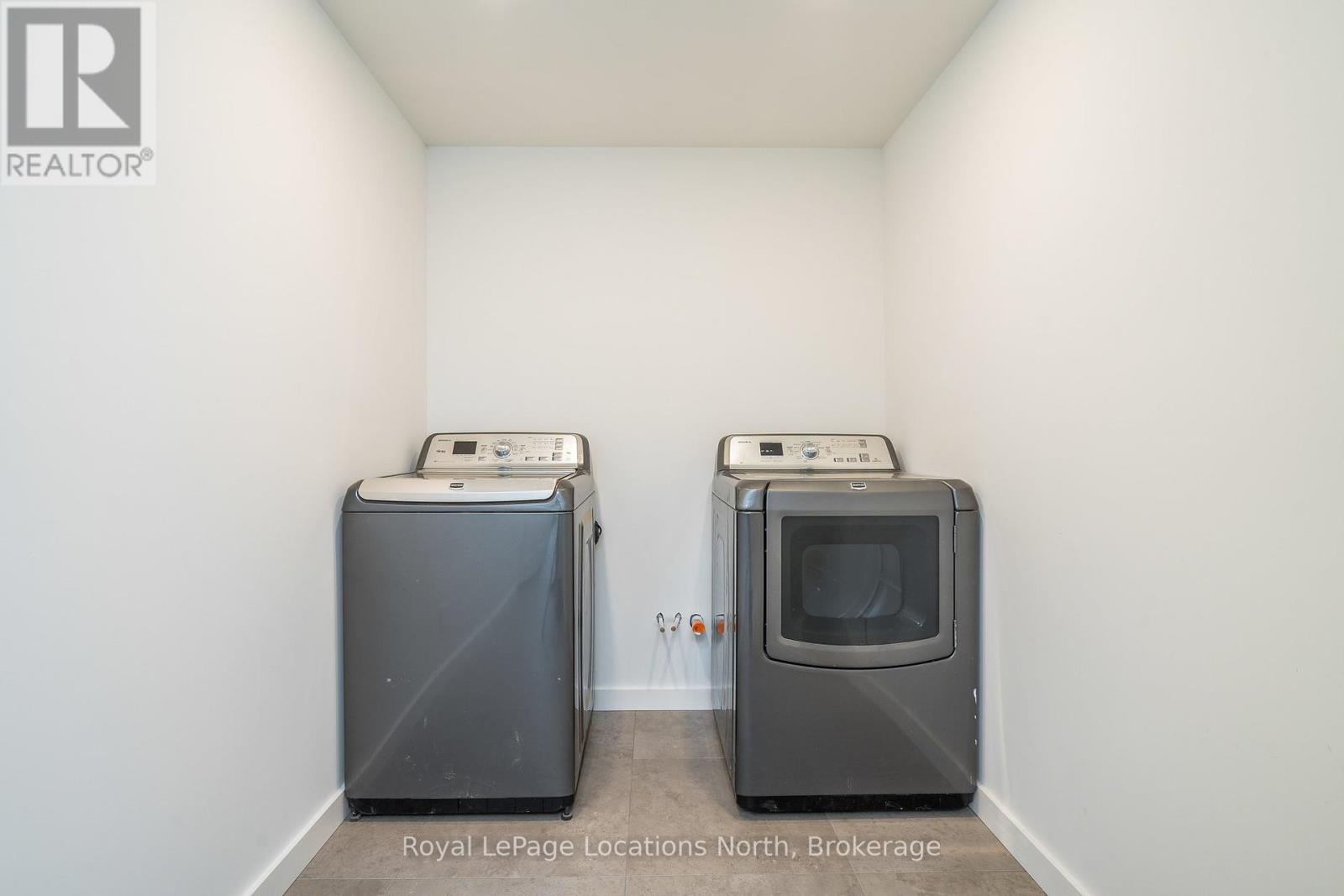Photo 38 of 18 Melville Street, Clearview ON