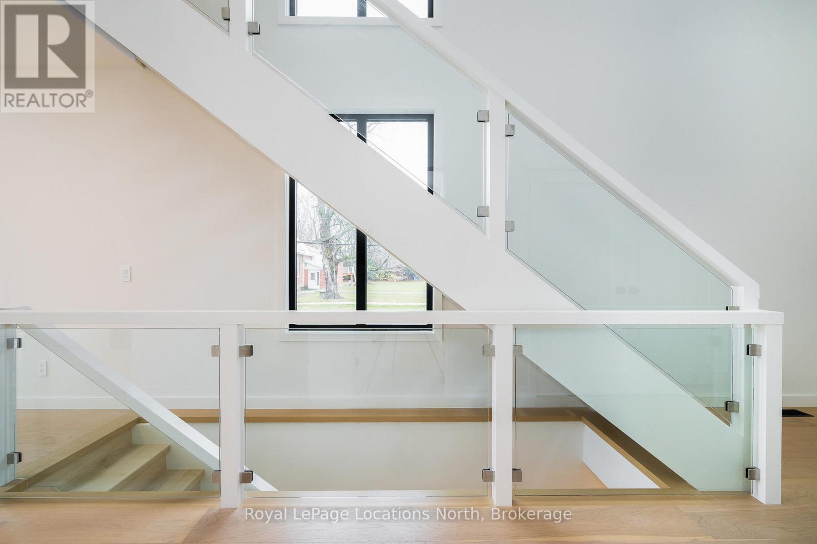 Photo 39 of 18 Melville Street, Clearview ON