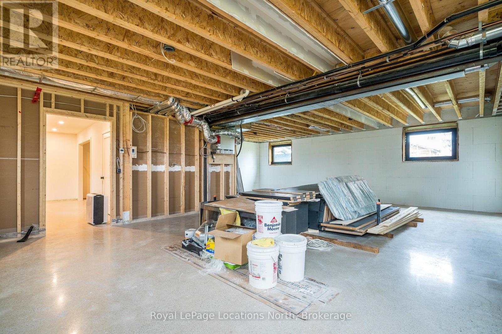 Photo 16 of 18 Melville Street, Clearview ON
