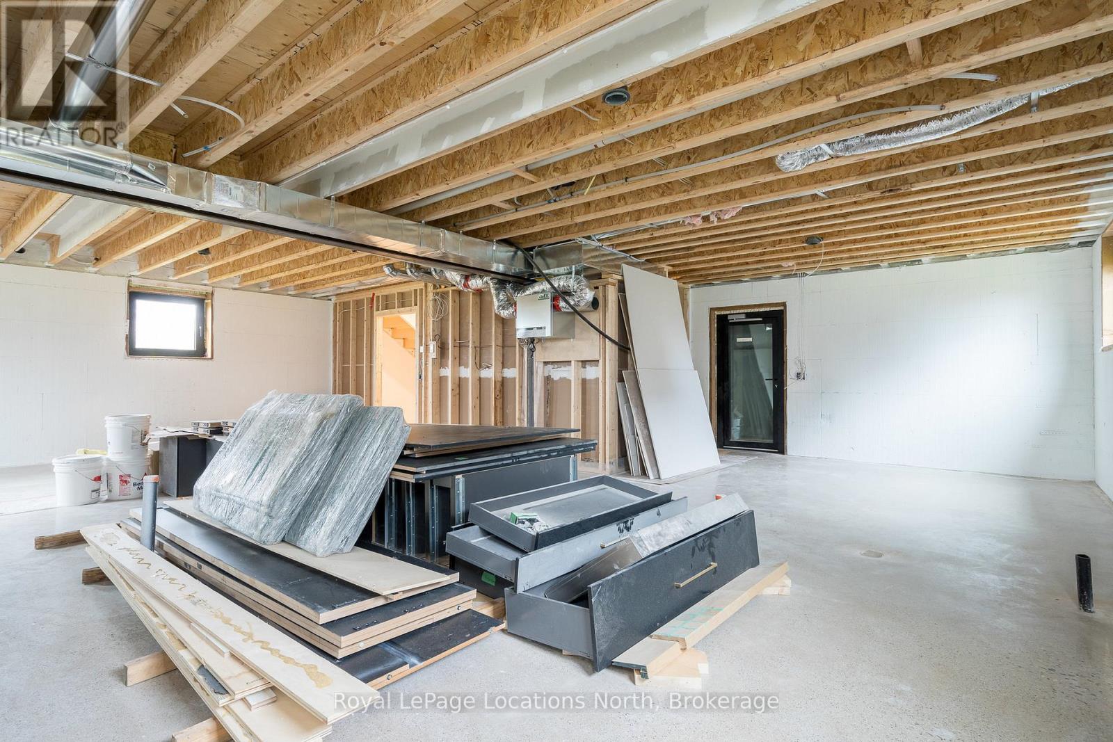 Photo 34 of 18 Melville Street, Clearview ON