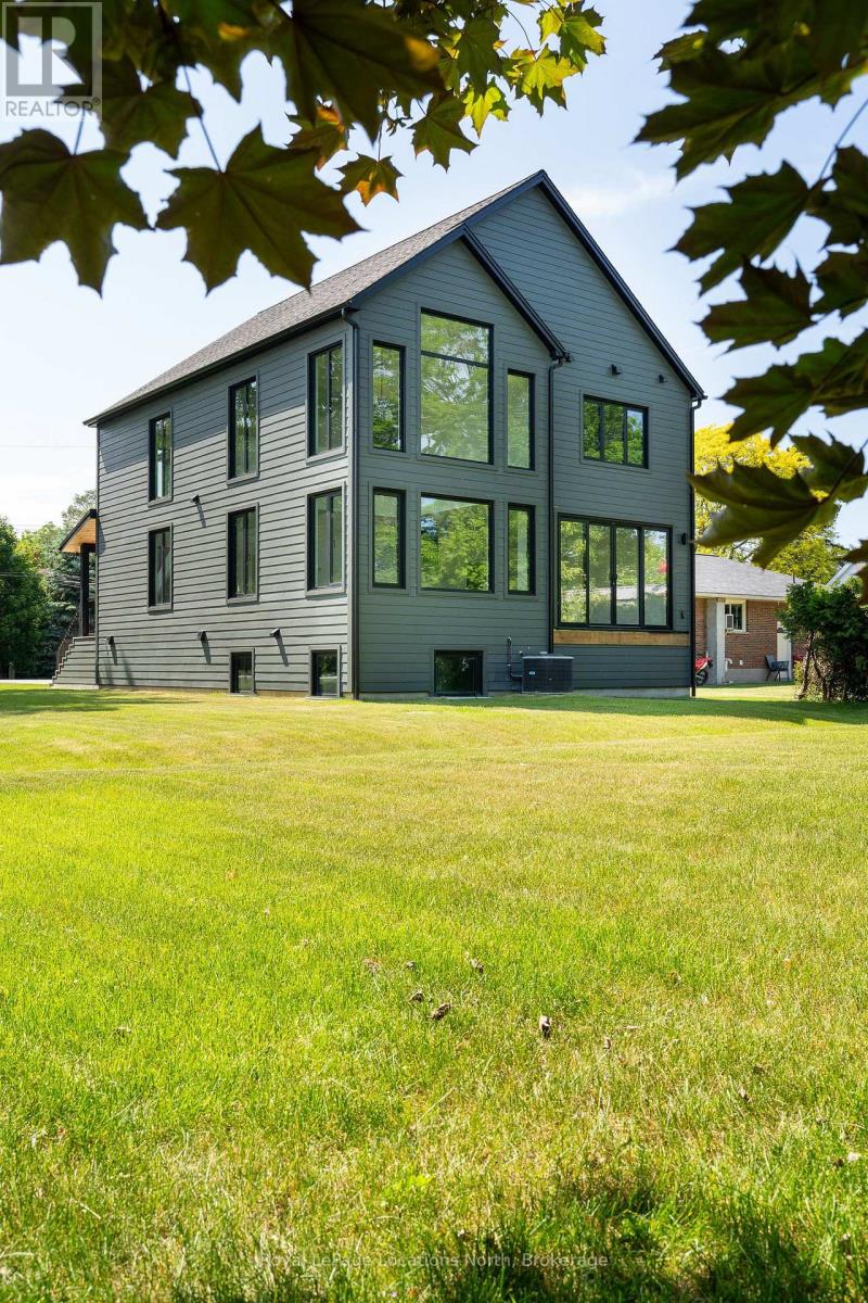 Photo 35 of 18 Melville Street, Clearview ON