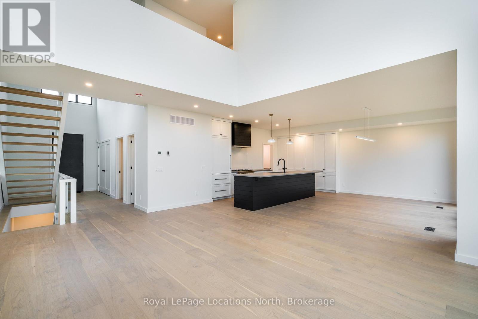 Photo 26 of 18 Melville Street, Clearview ON
