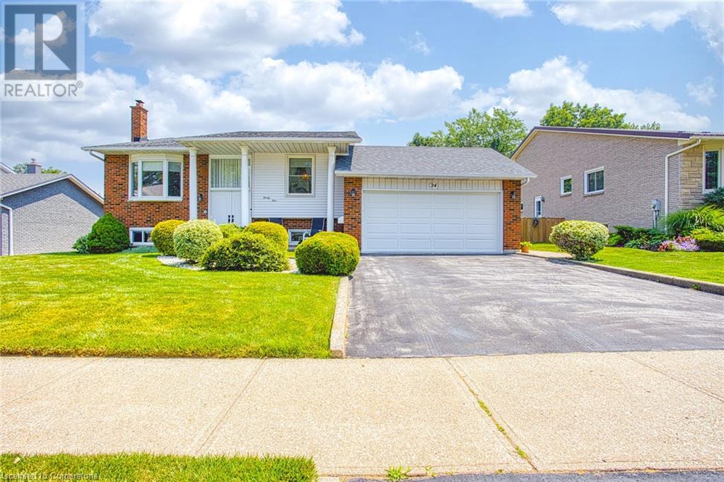 Photo 26 of 24 Samuel Road, Grimsby ON