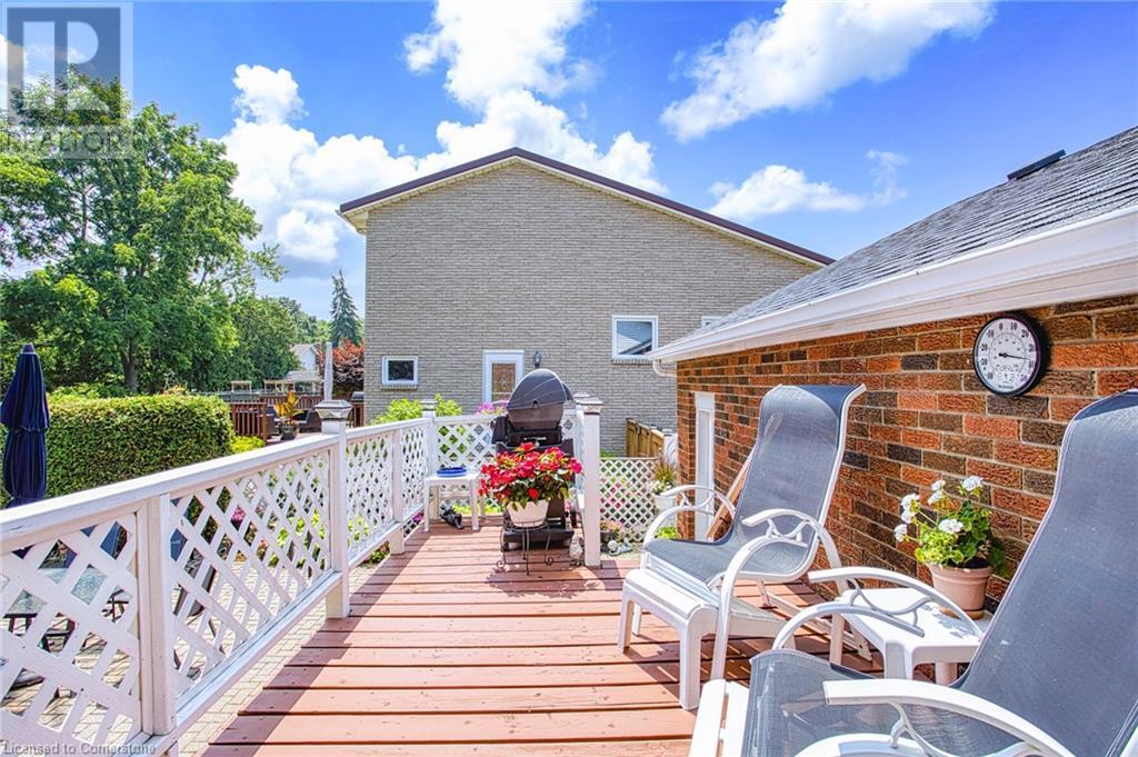 Photo 15 of 24 Samuel Road, Grimsby ON