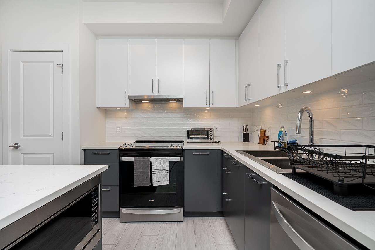 Photo 7 of B 110 20834 80 Avenue, Langley BC