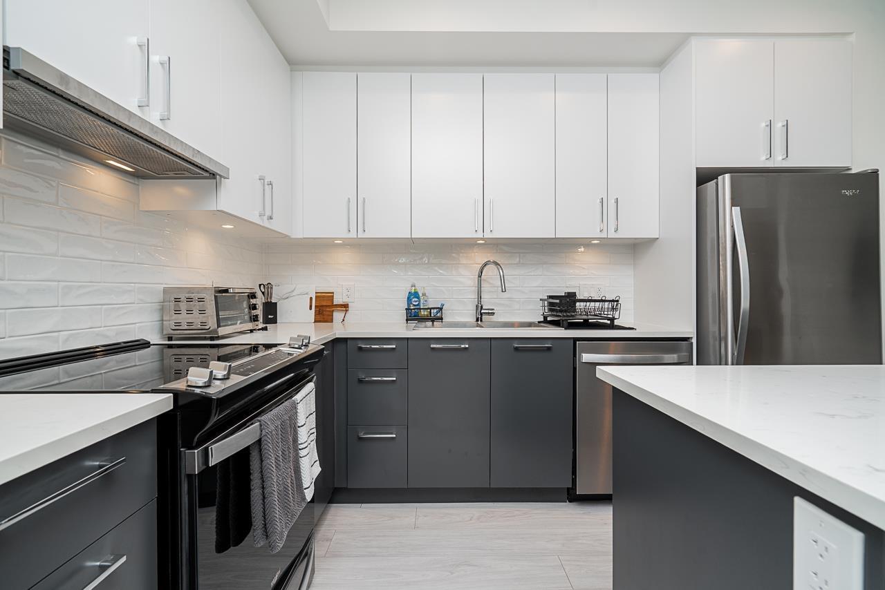 Photo 3 of B 110 20834 80 Avenue, Langley BC