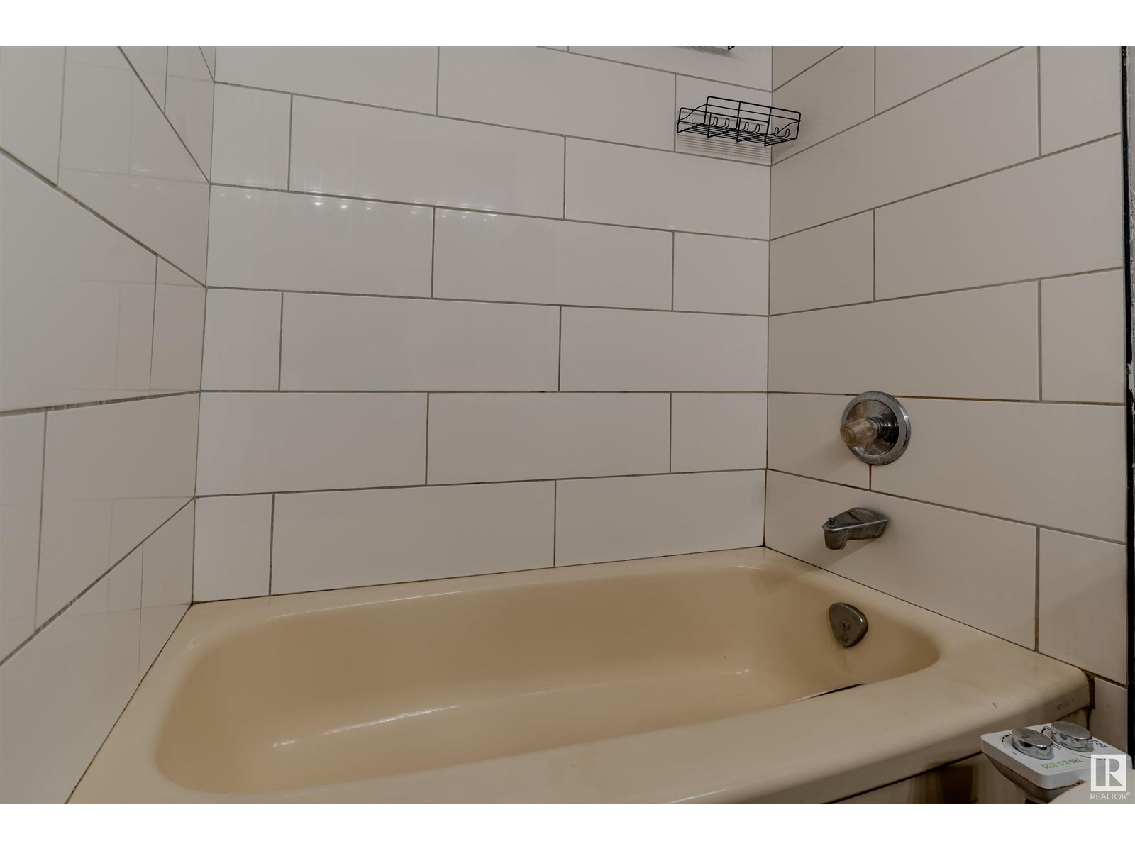 Photo 19 of 1353 39 St Nw, Edmonton AB