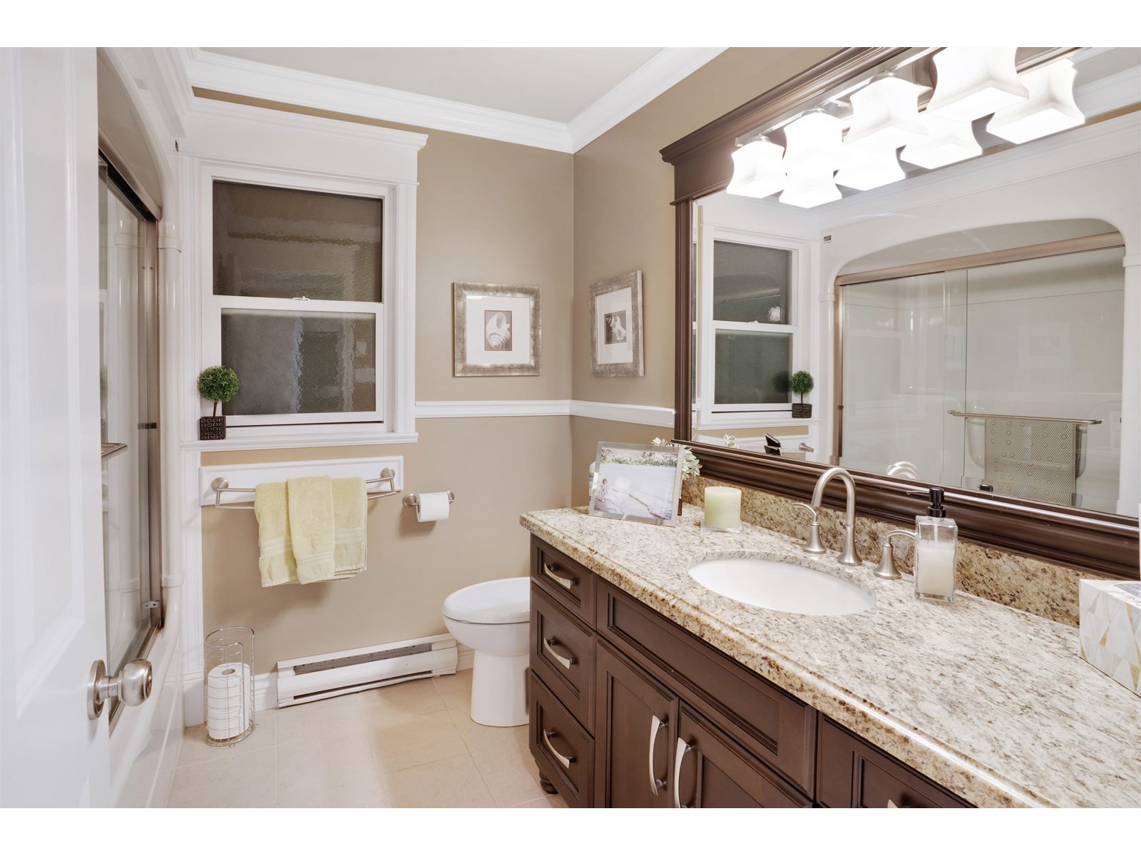 Photo 25 of 16425 77 Avenue, Surrey BC