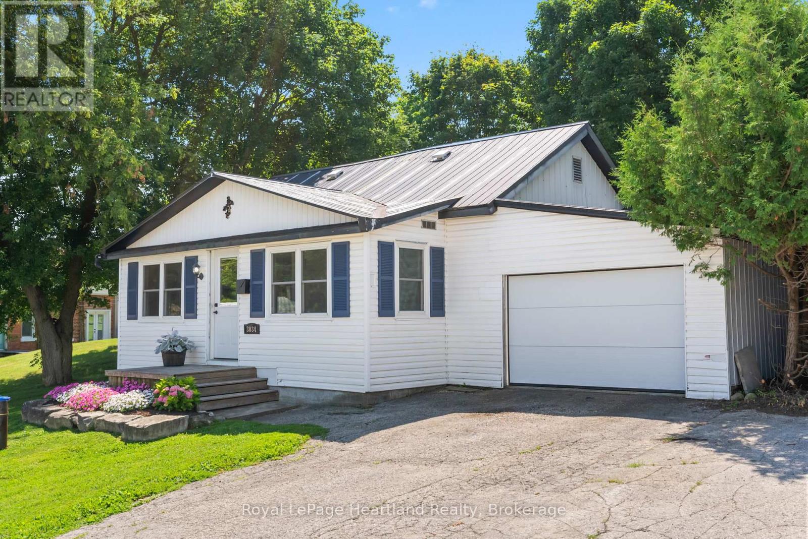 Photo 20 of 3034 Louisa Street, Howick ON