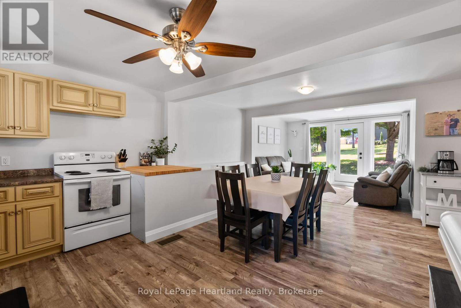 Photo 10 of 3034 Louisa Street, Howick ON