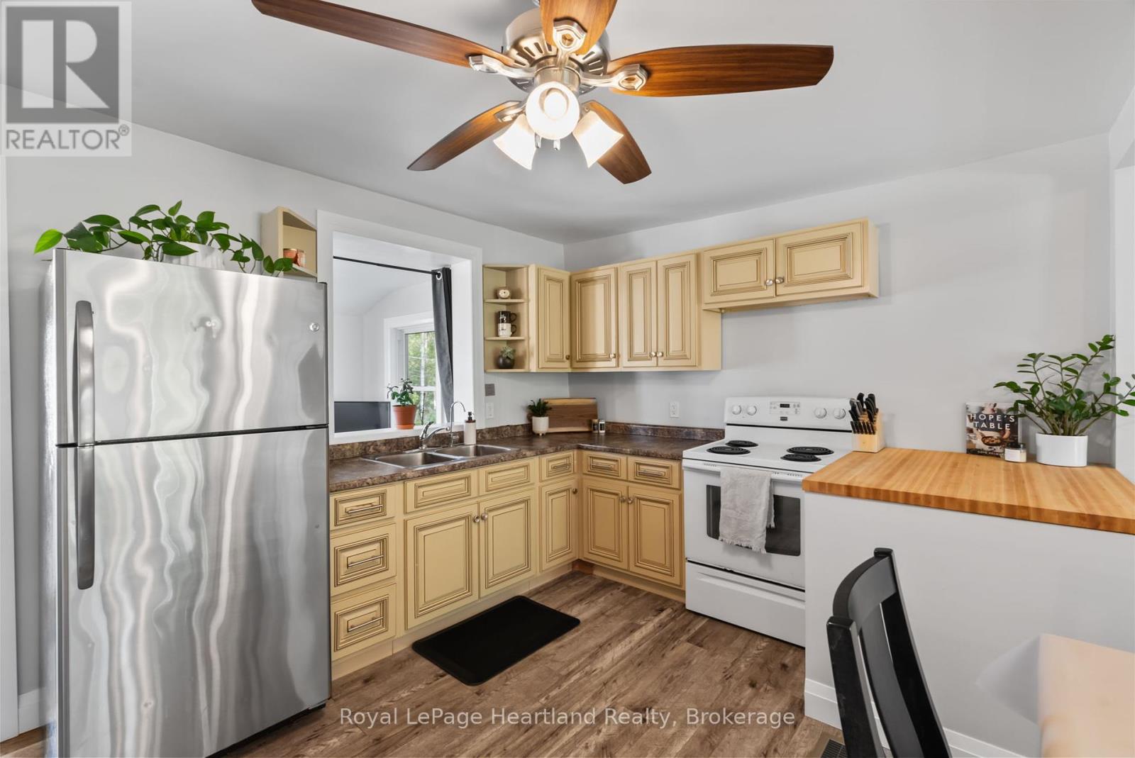 Photo 9 of 3034 Louisa Street, Howick ON